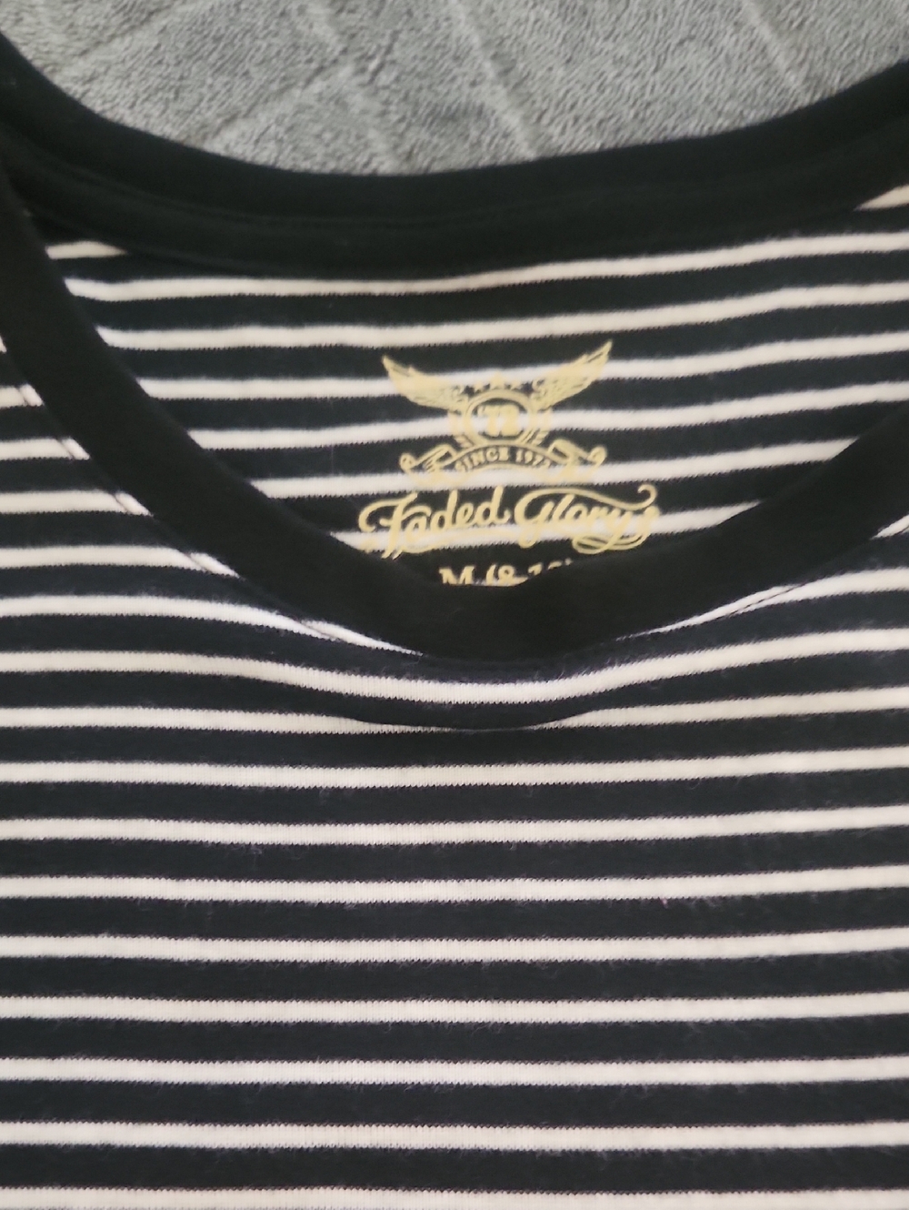 Assorted Medium t-shirts - Picture 2 of 6